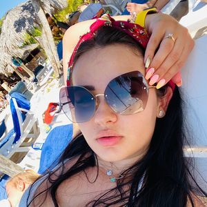 Meet your Posher, Olena